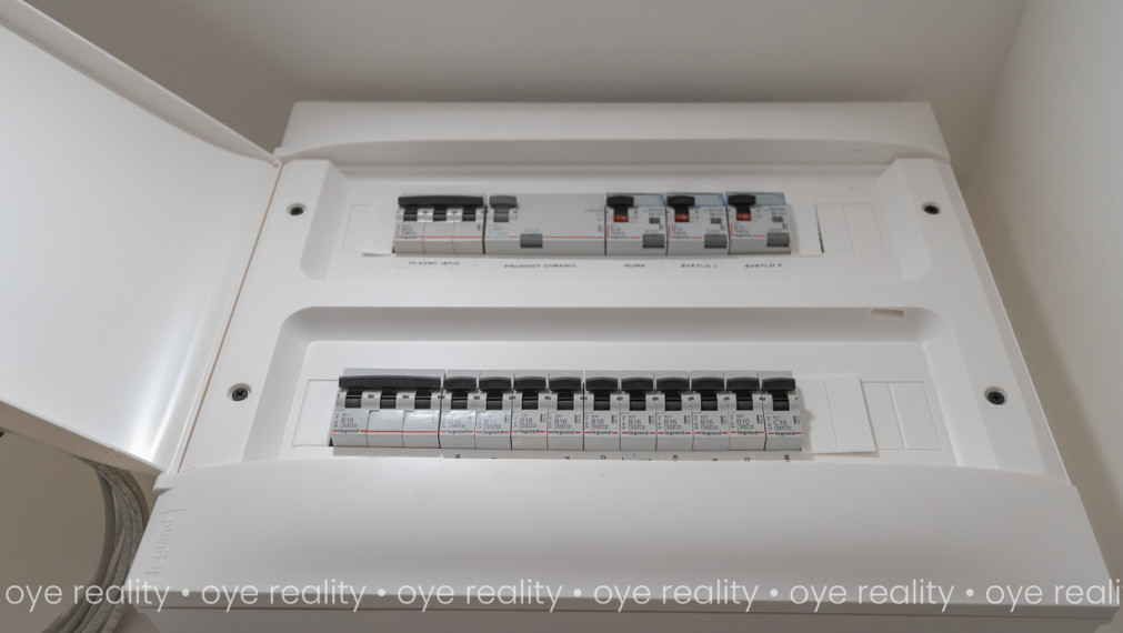 Na predaj prémiovo zrekonštruovaný, slnečný 3-izbový byt s loggiou v centre diania Komárna