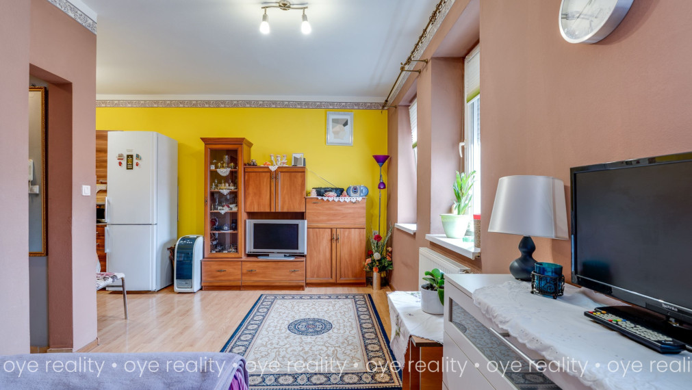 Na predaj úsporný 1-izbový byt s vlastným kúrením v Hurbanove – nízke náklady, výborná poloha - 34 m2