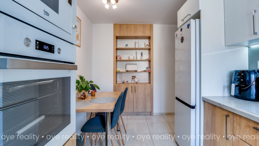 Na predaj moderný 2-izbový tehlový byt po kompletnej rekonštrukcii v pokojnej lokalite plnej zelene