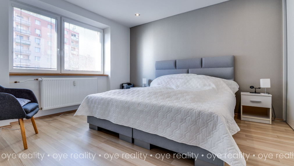 Na predaj moderný 2-izbový tehlový byt po kompletnej rekonštrukcii v pokojnej lokalite plnej zelene