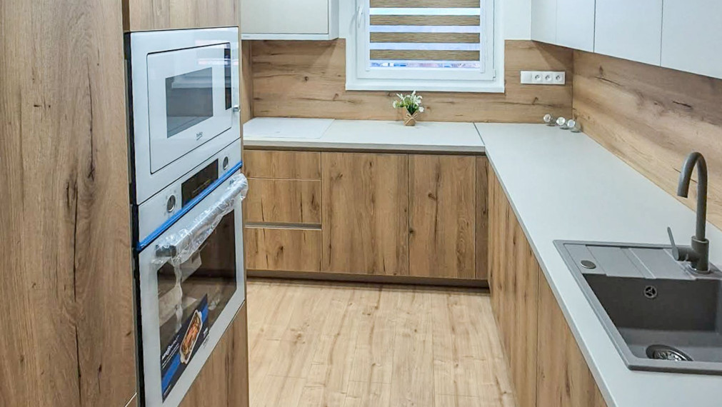 Na predaj 3-izbový zariadený byt po kompletnej rekonštrukcii v Komárne