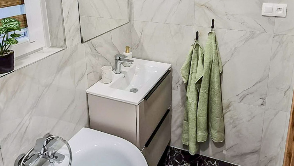 Na predaj 3-izbový zariadený byt po kompletnej rekonštrukcii v Komárne