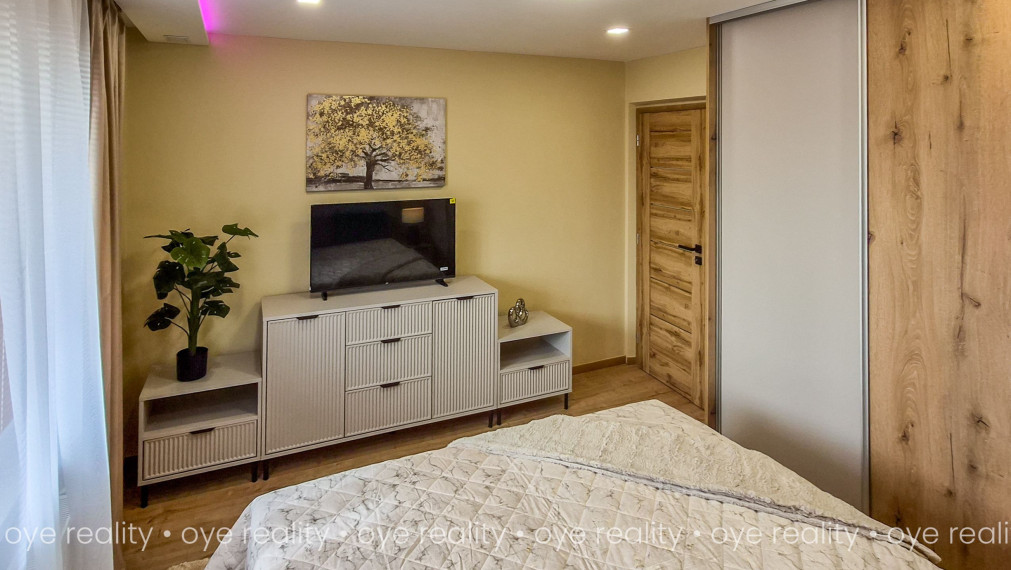 Na predaj 3-izbový zariadený byt po kompletnej rekonštrukcii v Komárne