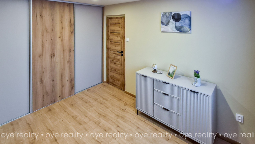 Na predaj 3-izbový zariadený byt po kompletnej rekonštrukcii v Komárne