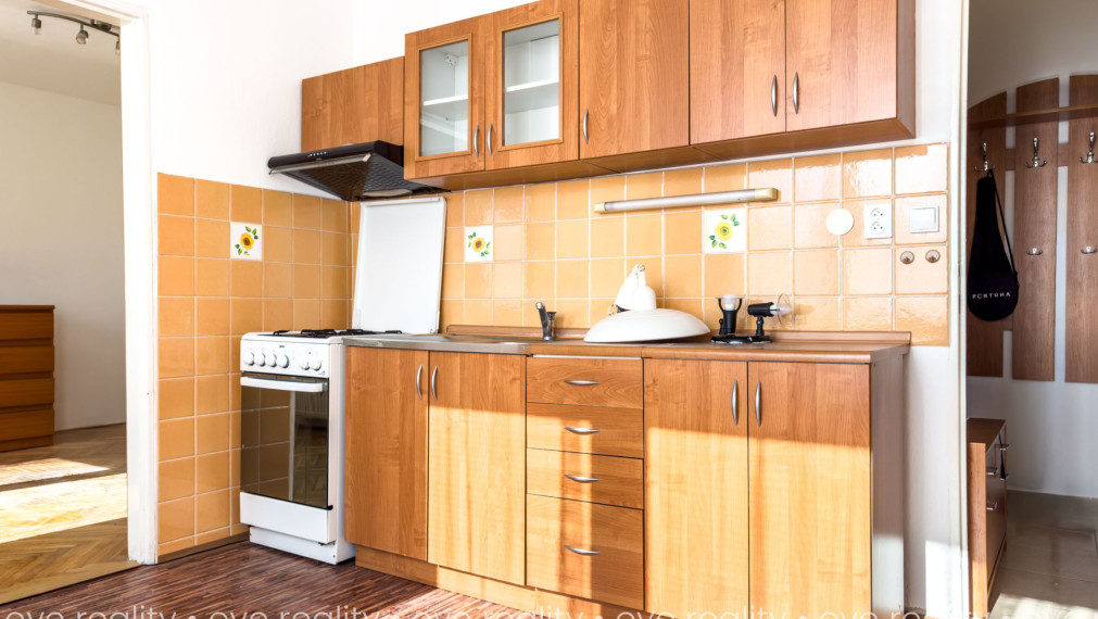 Na predaj 1-izbový byt v TOP lokalite Komárna - 32 m2