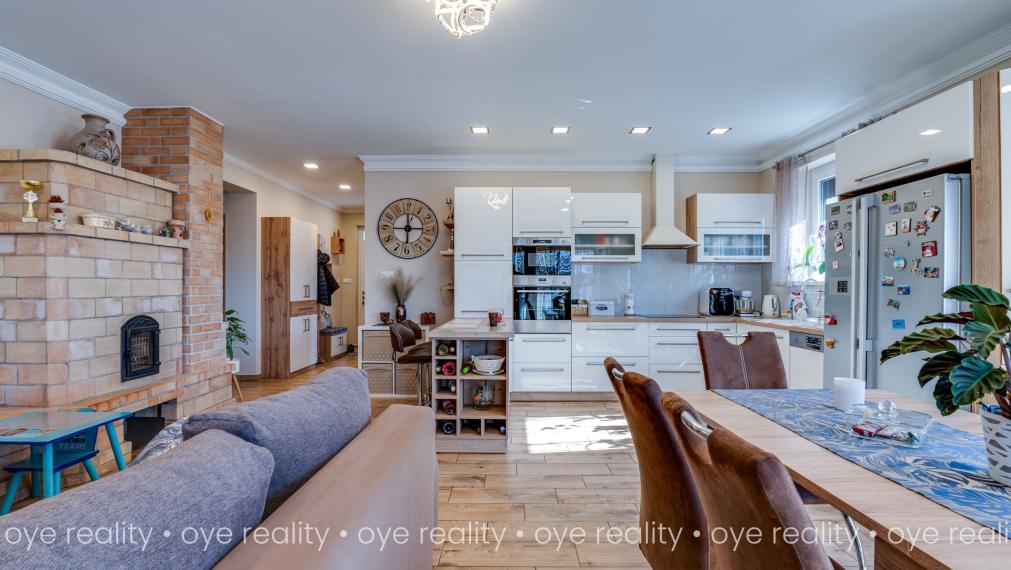 Prémiové rodinné bývanie na predaj v pokojnej časti mesta Komárom (Maďarsko)