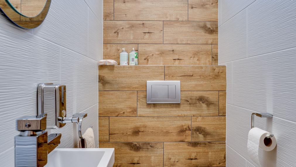 Prémiové rodinné bývanie na predaj v pokojnej časti mesta Komárom (Maďarsko)