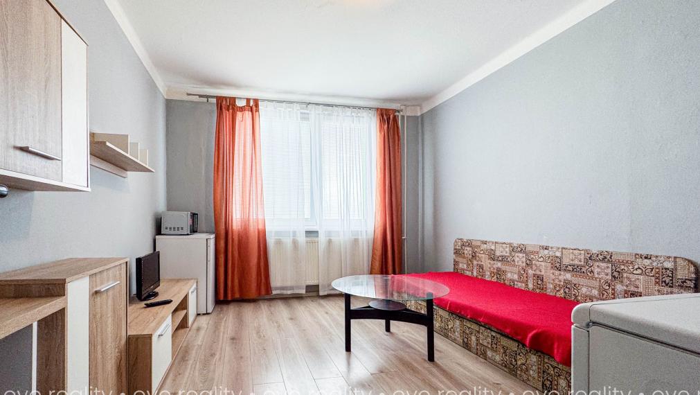 Útulná garsónka na prenájom v TOP lokalite – Gazdovská ul., Komárno