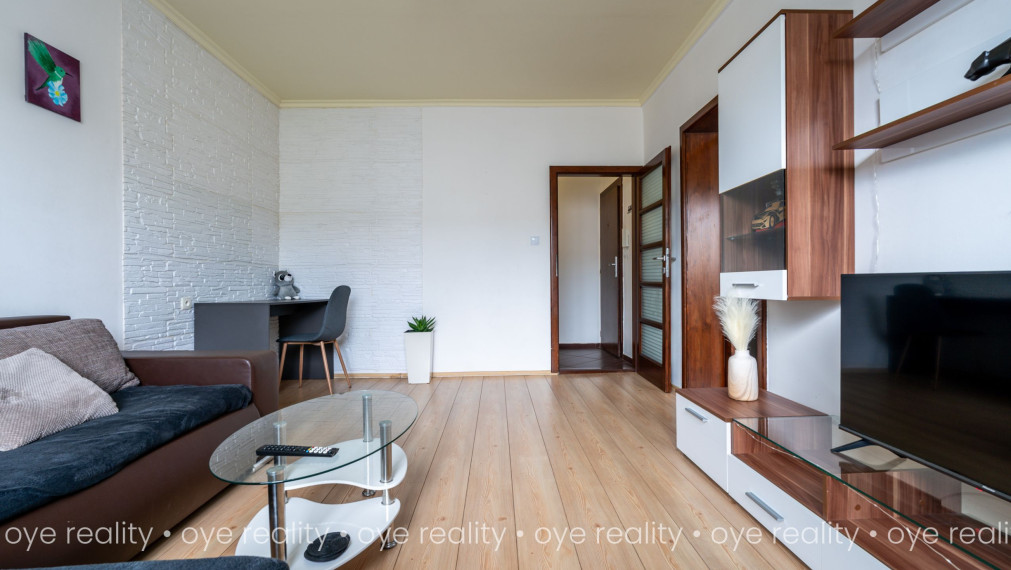 Na prenájom klimatizovaný 2-izbový byt s loggiou – Mederčská ul., Komárno