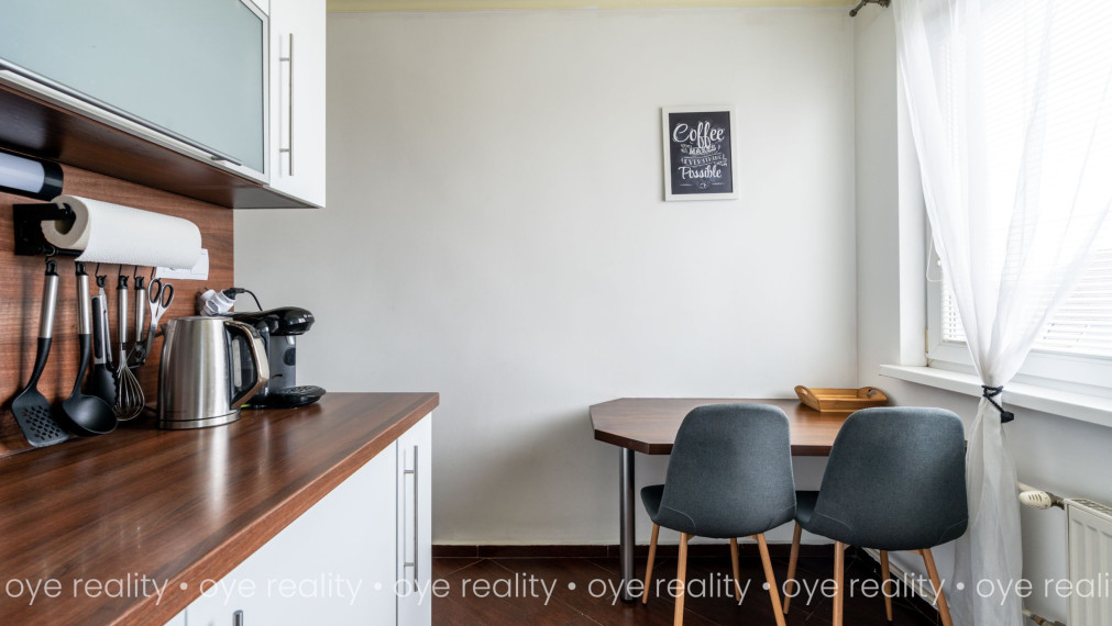 Na prenájom klimatizovaný 2-izbový byt s loggiou – Mederčská ul., Komárno