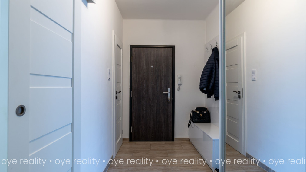 Na predaj moderný 3-izbový byt s klimatizáciou blízko centra – Komárno, Rákócziho ul.