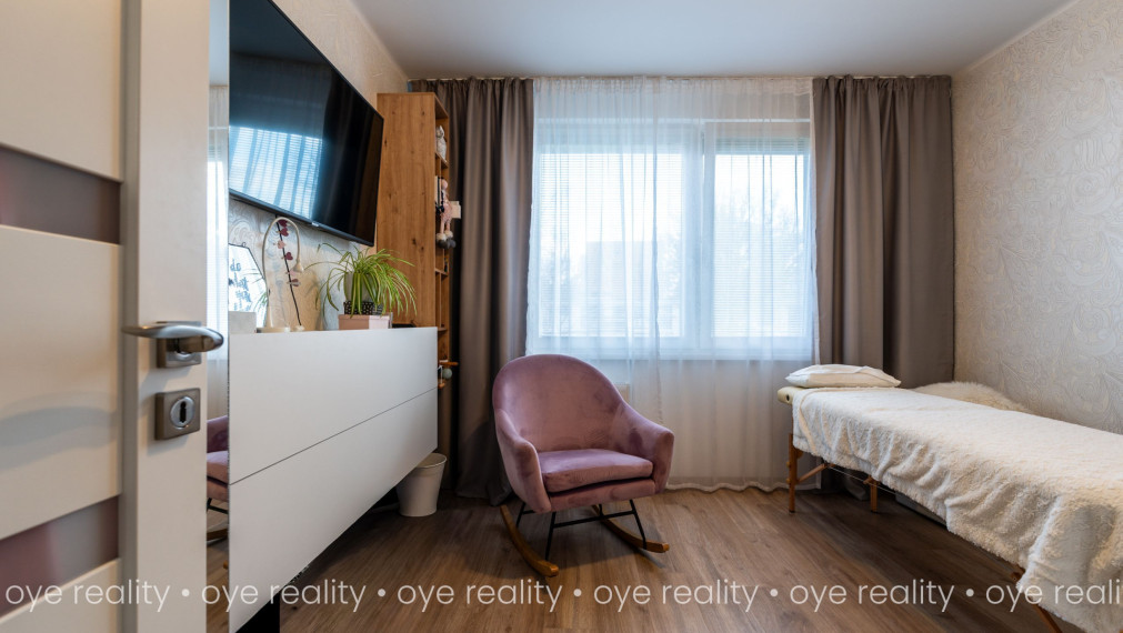 Na predaj moderný 3-izbový byt s klimatizáciou blízko centra – Komárno, Rákócziho ul.