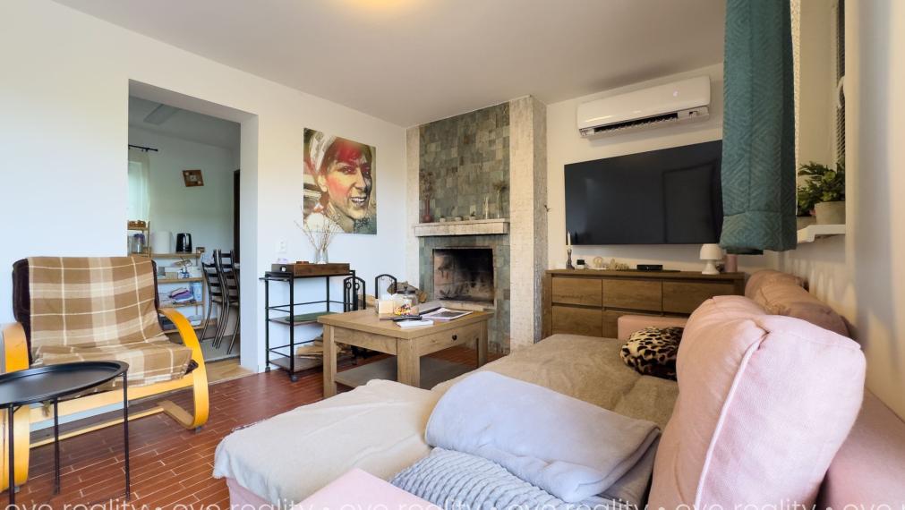  NA PREDAJ CELOROČNE OBÝVATEĽNÁ CHATA VO VINOHRADNÍCKEJ OBLASTI – MARCELOVÁ