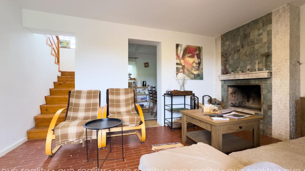  NA PREDAJ CELOROČNE OBÝVATEĽNÁ CHATA VO VINOHRADNÍCKEJ OBLASTI – MARCELOVÁ