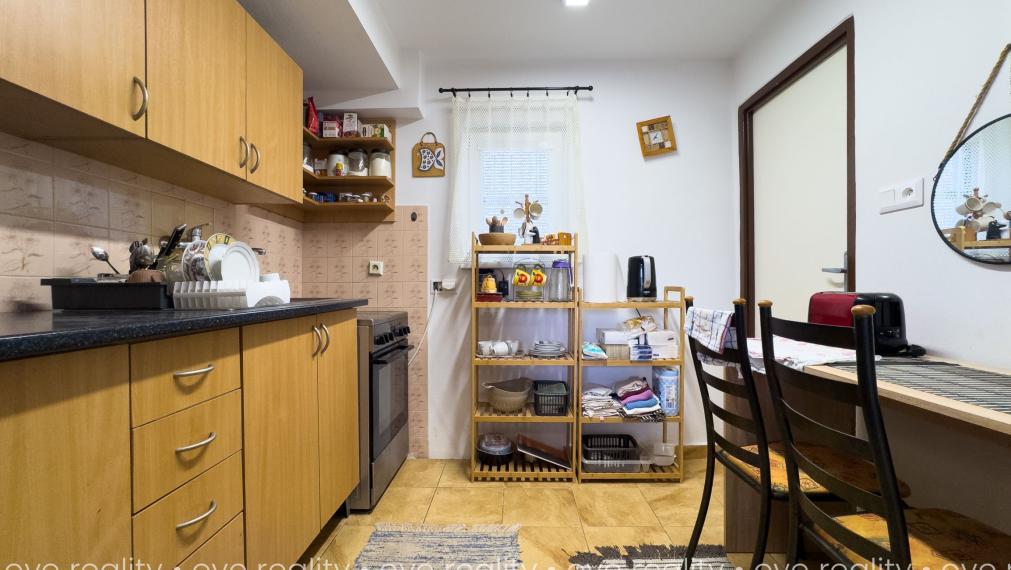  NA PREDAJ CELOROČNE OBÝVATEĽNÁ CHATA VO VINOHRADNÍCKEJ OBLASTI – MARCELOVÁ