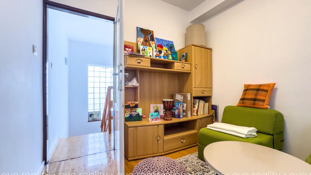  NA PREDAJ CELOROČNE OBÝVATEĽNÁ CHATA VO VINOHRADNÍCKEJ OBLASTI – MARCELOVÁ