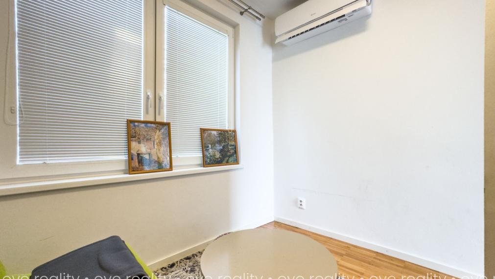  NA PREDAJ CELOROČNE OBÝVATEĽNÁ CHATA VO VINOHRADNÍCKEJ OBLASTI – MARCELOVÁ