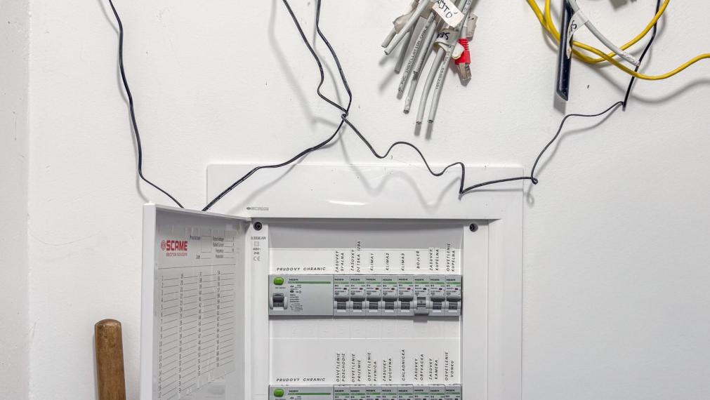  NA PREDAJ CELOROČNE OBÝVATEĽNÁ CHATA VO VINOHRADNÍCKEJ OBLASTI – MARCELOVÁ