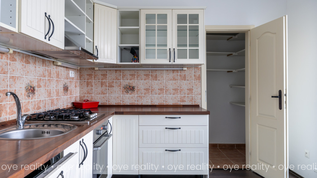 Na prenájom príjemný  2-izbový, klimatizovaný byt s loggiou na VII. sídlisku v Komárne