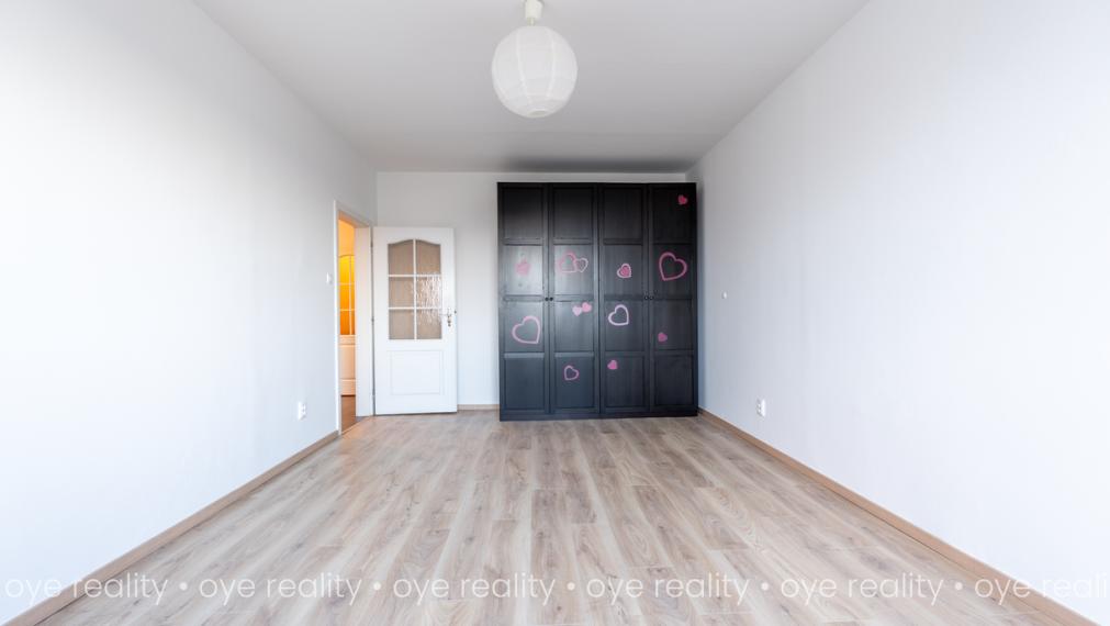 Na prenájom príjemný  2-izbový, klimatizovaný byt s loggiou na VII. sídlisku v Komárne