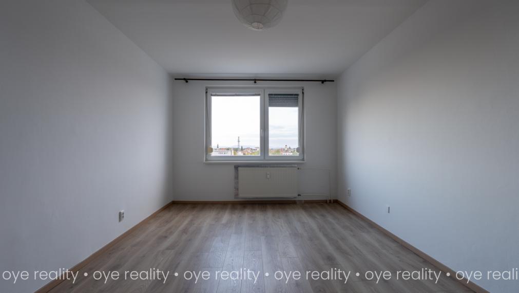 Na prenájom príjemný  2-izbový, klimatizovaný byt s loggiou na VII. sídlisku v Komárne