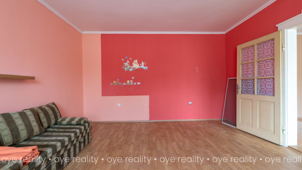 Na predaj dvojgeneračný rodinný dom v Komárne – skvelá lokalita, 2 bytové jednotky, ideálne na bývanie aj investíciu