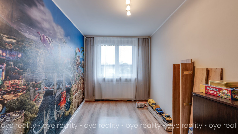 Rezervovaný! Na predaj moderný 3-izbový tehlový byt s garážou a vlastným kúrením v tichej lokalite blízko centra mesta – Komárno