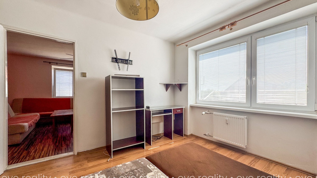 Na predaj: zariadený 2-izbový byt v tehlovom dome – Zváračská ulica, Komárno (60 m²)