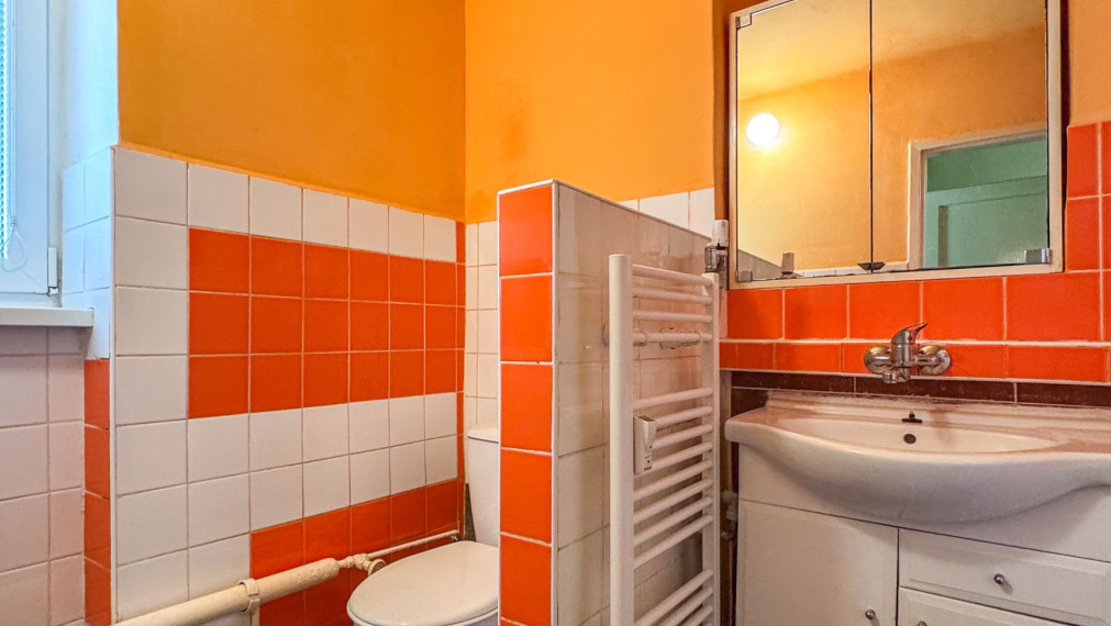 Na predaj: zariadený 2-izbový byt v tehlovom dome – Zváračská ulica, Komárno (60 m²)