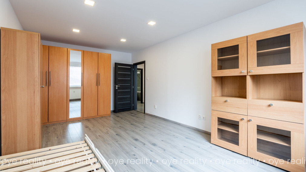 Na prenájom moderný 3-izbový byt s balkónom na VII. sídlisku v Komárne