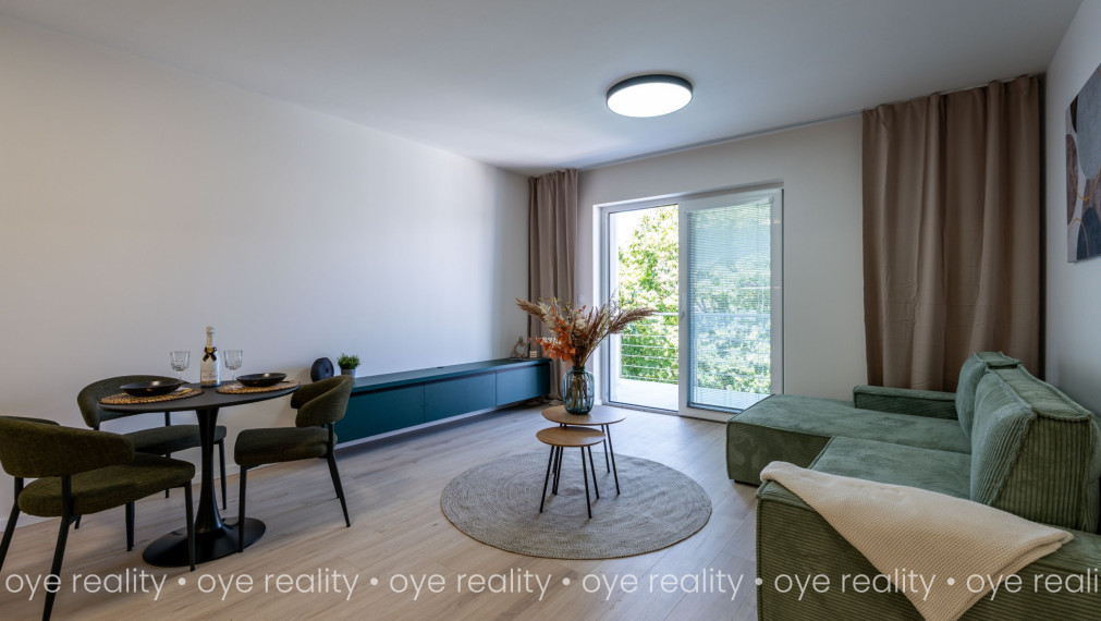 Luxusný 2-izbový byt s loggiou v novostavbe na prenájom – centrum Komárna - 57 m2