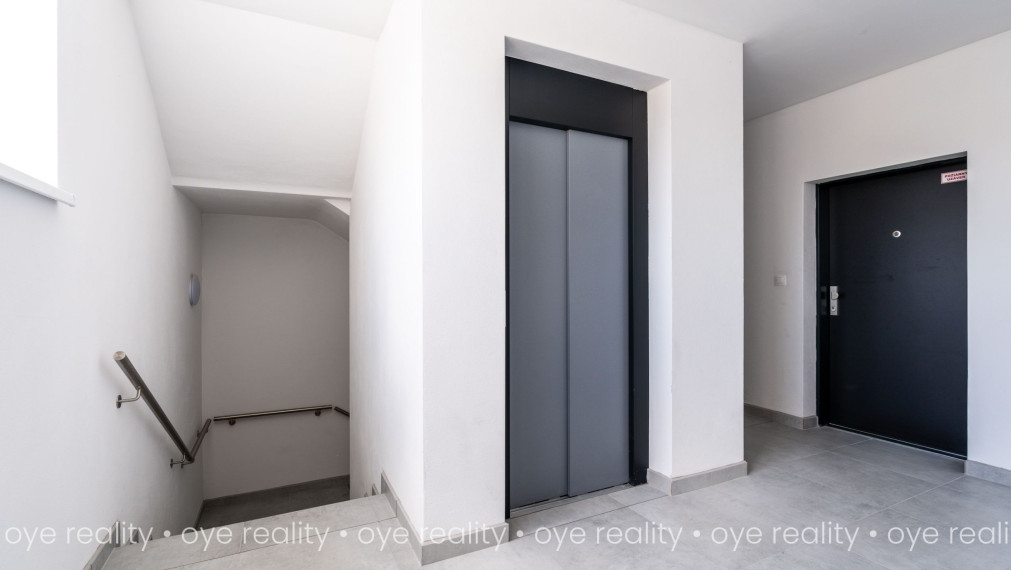 Luxusný 2-izbový byt s loggiou v novostavbe na prenájom – centrum Komárna - 48 m2