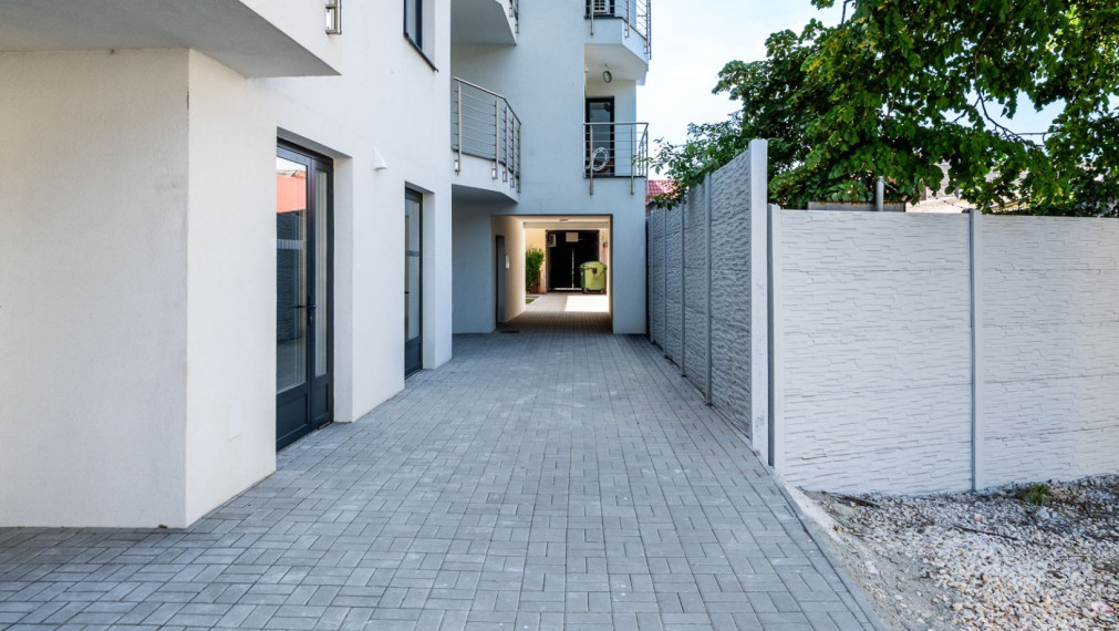 Luxusný 2-izbový byt s loggiou v novostavbe na prenájom – centrum Komárna - 48 m2