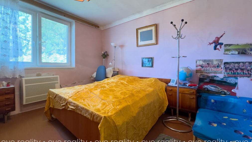 Na predaj rodinný dom na rekonštrukciu iba 400 m od Dunaja – Moča, pozemok 583 m²