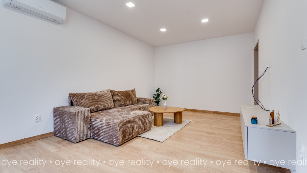 PRVÝ NÁJOM | KOMPLETNÁ REKONŠTRUKCIA | 2-izbový byt s balkónom | 66 m² | Hrnčiarska ulica, Komárno