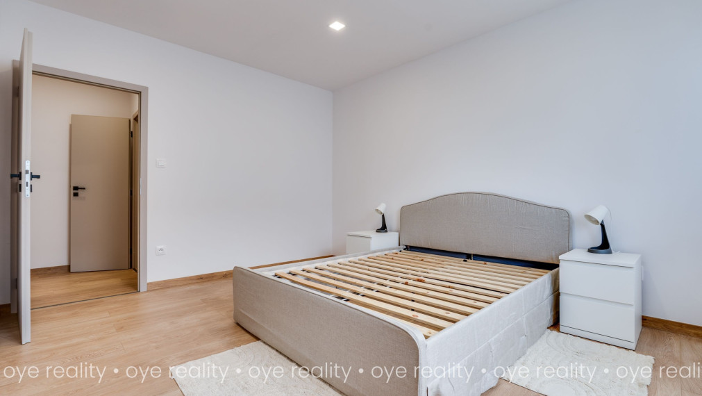 PRVÝ NÁJOM | KOMPLETNÁ REKONŠTRUKCIA | 2-izbový byt s balkónom | 66 m² | Hrnčiarska ulica, Komárno