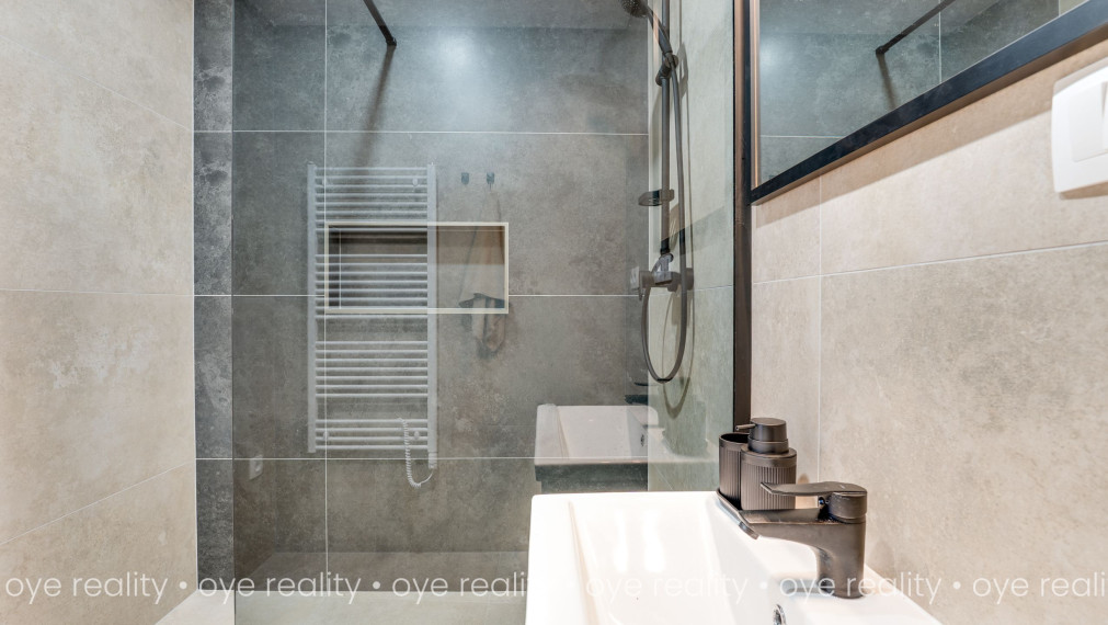 PRVÝ NÁJOM | KOMPLETNÁ REKONŠTRUKCIA | 2-izbový byt s balkónom | 66 m² | Hrnčiarska ulica, Komárno