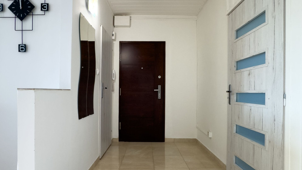  NA PREDAJ PRIESTRANNÝ 3-IZBOVÝ BYT S BALKÓNOM V KOMÁRNE – DAMJANICHOVA ULICA