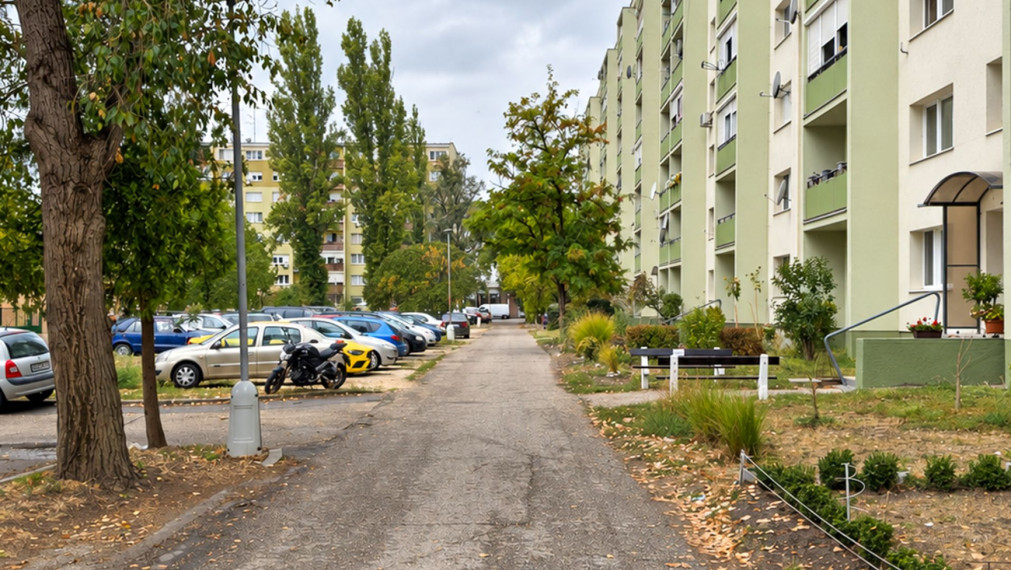  EXKLUZÍVNE: NA PREDAJ 1-IZBOVÝ BYT S LOGGIOU V KOMÁRNE