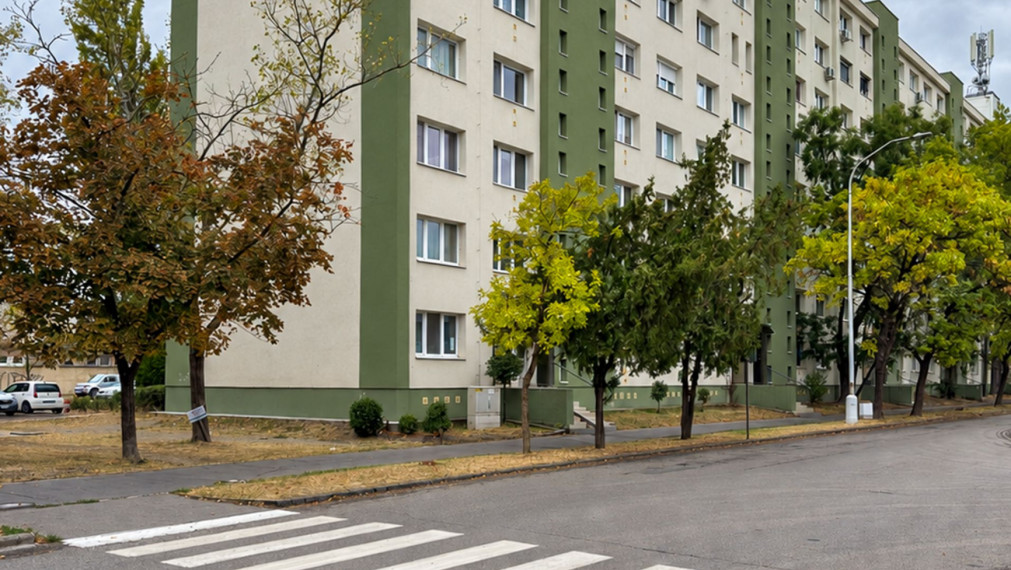  EXKLUZÍVNE: NA PREDAJ 1-IZBOVÝ BYT S LOGGIOU V KOMÁRNE