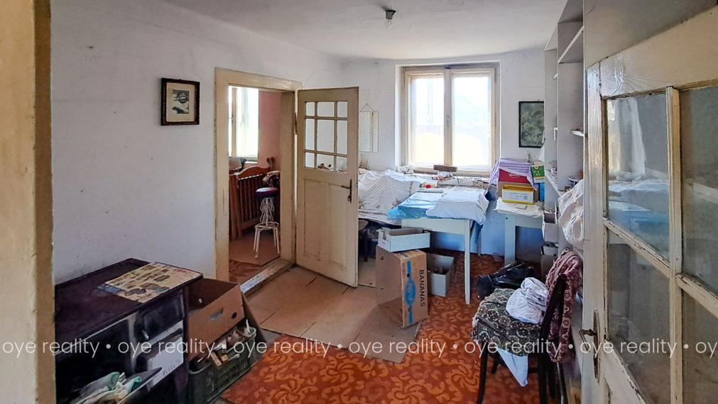Na predaj rodinný dom na rekonštrukciu v Kravanoch nad Dunajom