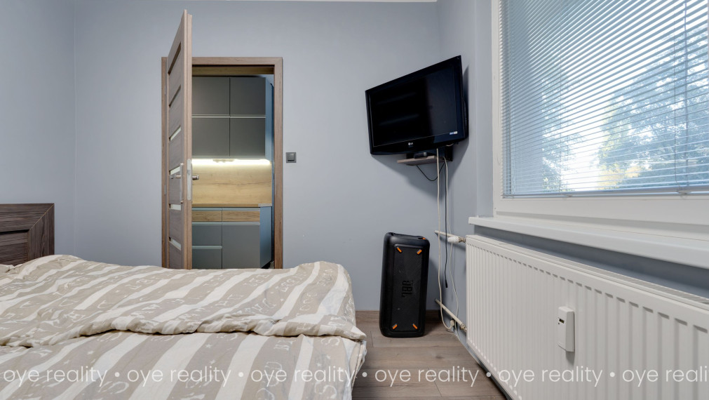 OYE Reality | Na predaj zrekonštruovaný 3-izbový byt s vybavením – ulica Komenského, Komárno