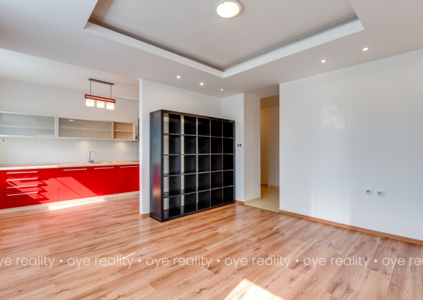  NA PRENÁJOM – ŠTÝLOVÝ 3-IZBOVÝ BYT PO REKONŠTRUKCII V TOP LOKALITE PRI CENTRE KOMÁRNA