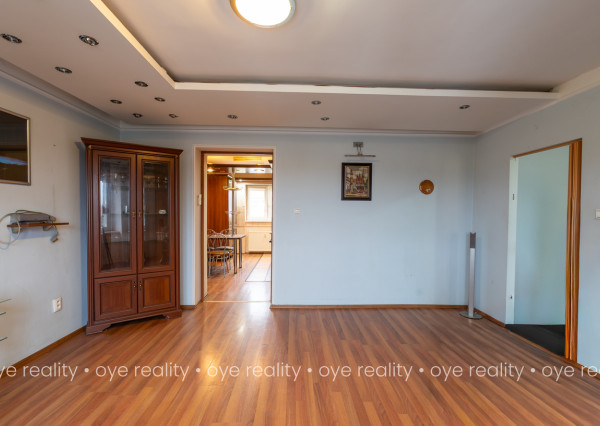 Na predaj 2-izbový tehlový byt po rekonštrukcii v Komárne