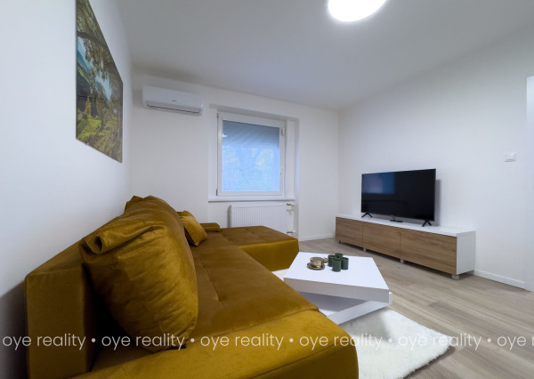 Na predaj: kompletne zrekonštruovaný a moderne zariadený 2-izbový byt – I. sídlisko, Komárno