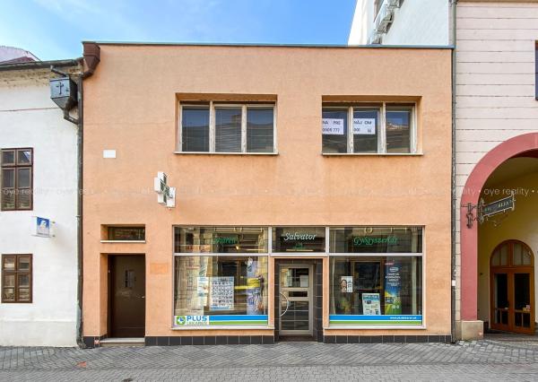 Na prenájom kancelárske priestory v absolútnom centre Komárna - Výhodne!