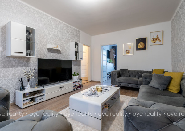 Na predaj moderný 3-izbový byt s klimatizáciou blízko centra – Komárno, Rákócziho ul.