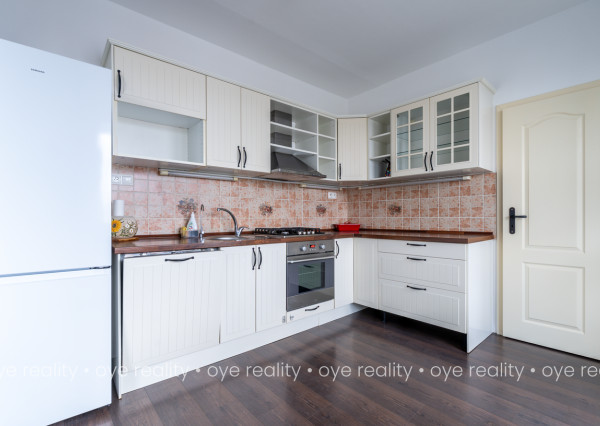 Na prenájom príjemný  2-izbový, klimatizovaný byt s loggiou na VII. sídlisku v Komárne