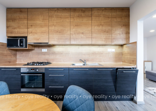 Na prenájom moderný 3-izbový byt s balkónom na VII. sídlisku v Komárne