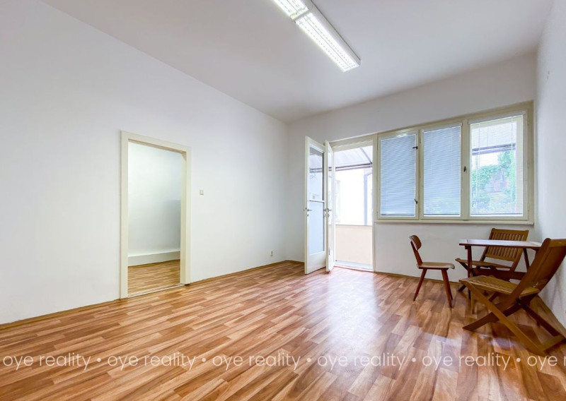 Na prenájom kancelárske priestory v absolútnom centre Komárna - 41 m2